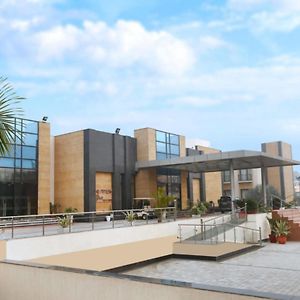 Grand Notting Hills Hotel And Resorts